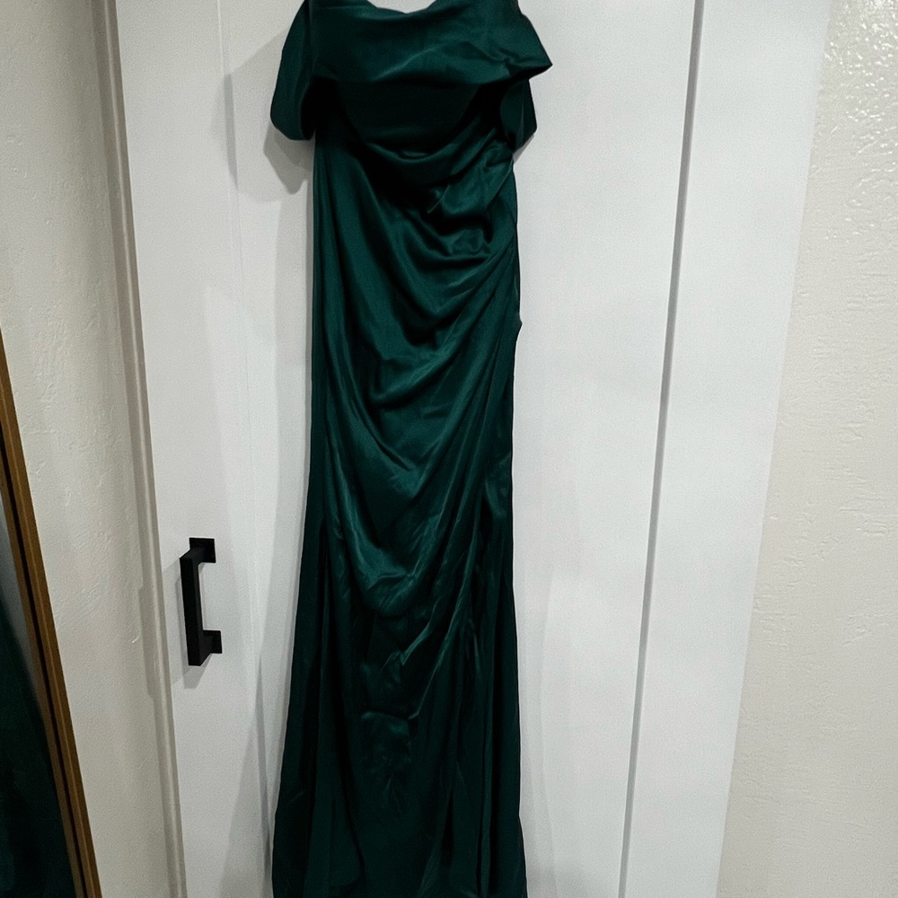 Elegant Green Evening Gown